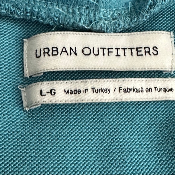 Urban Outfitters fuzzy blue long sleeve crop top large - Picture 5 of 6